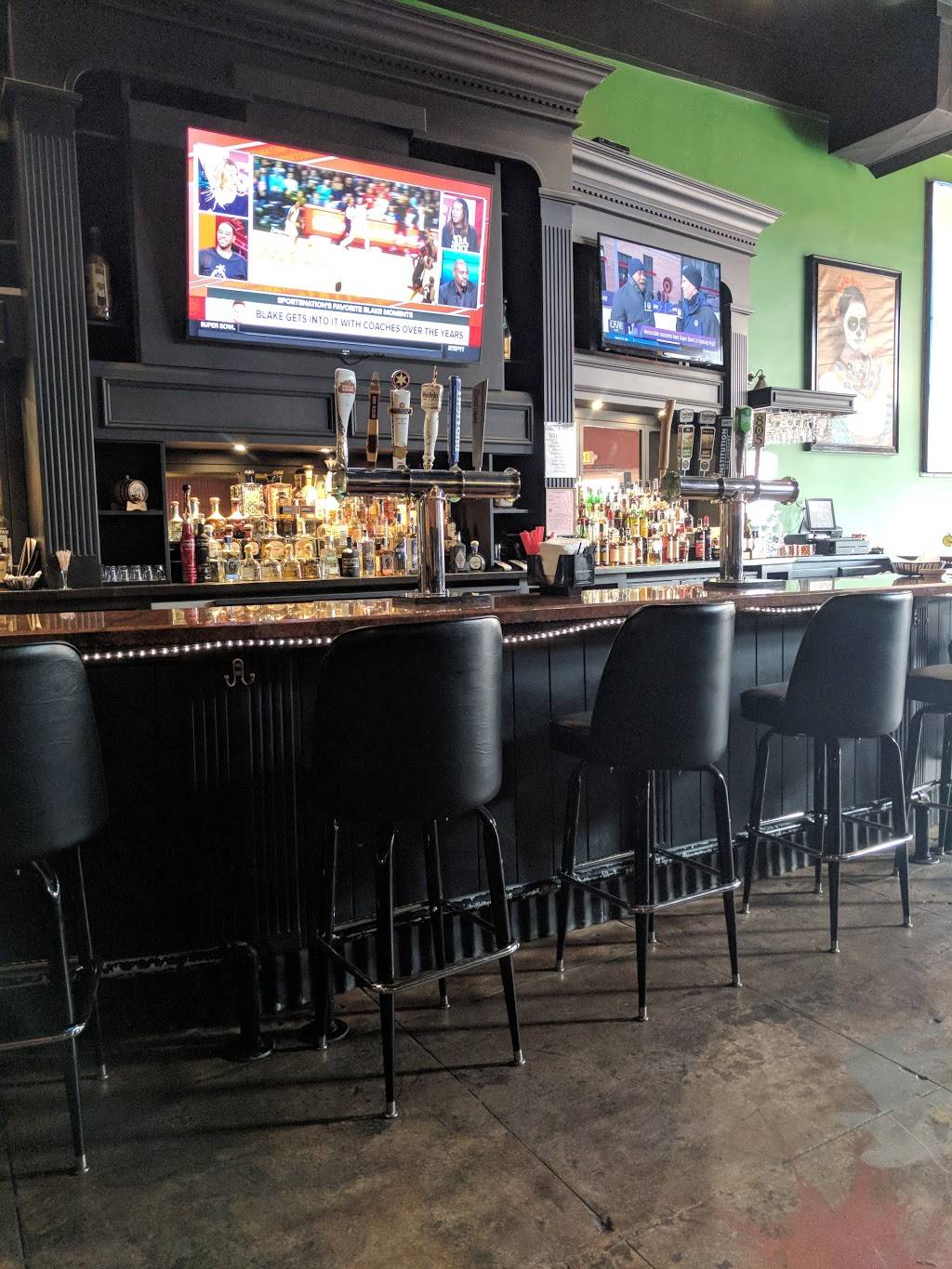 Que Pasa Mexican Cafe | restaurant | 2433 Ventura Blvd, Camarillo, CA 93010, USA | 8055869777 OR +1 805-586-9777