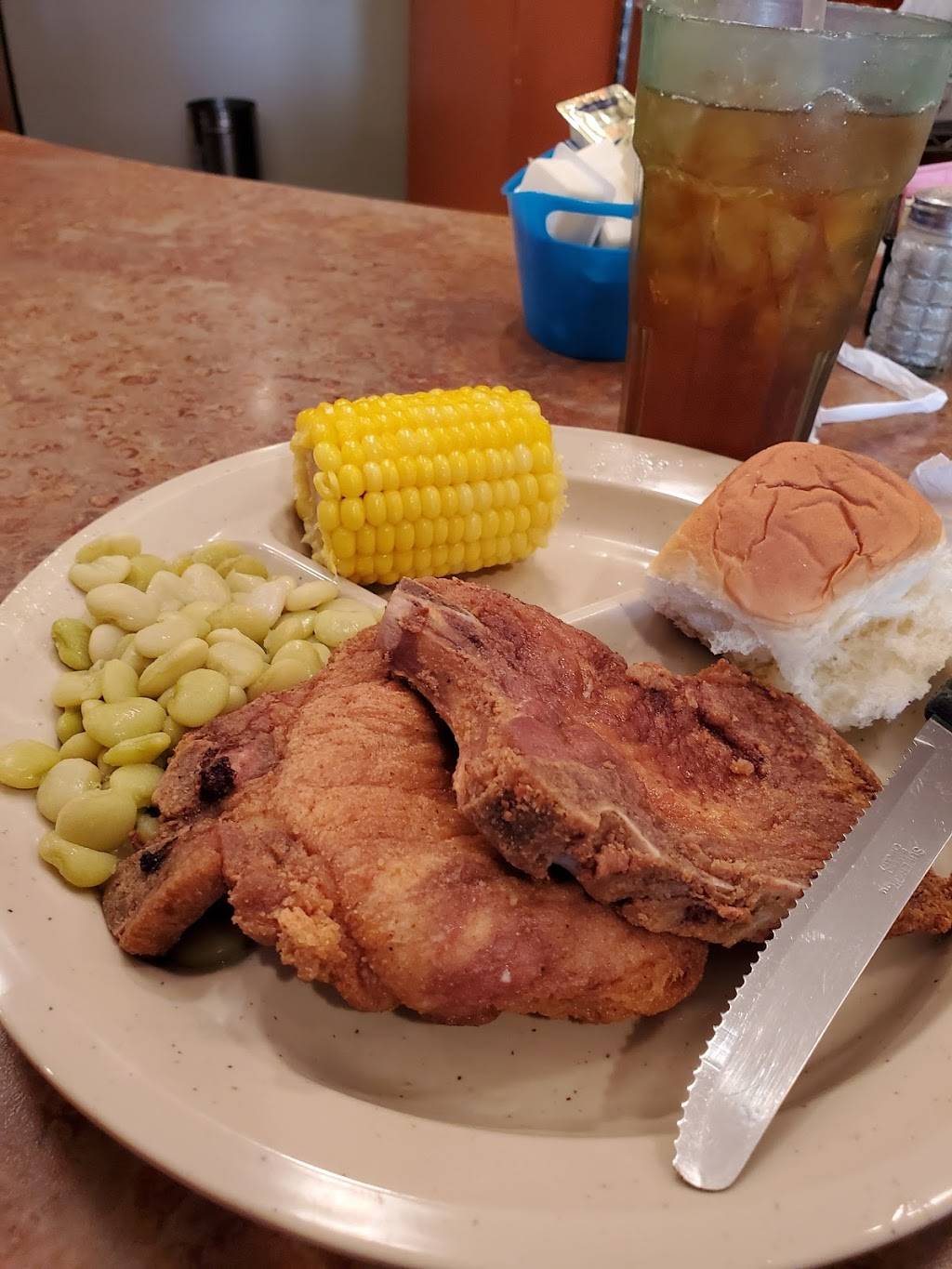 Locals Family Diner | restaurant | 832 N Howe St, Southport, NC 28461, USA | 9104570444 OR +1 910-457-0444