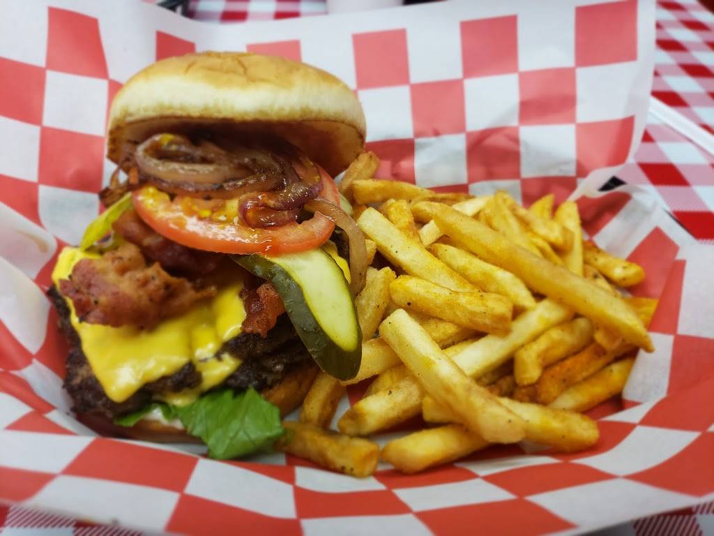 Big Boyz Burgers & More | restaurant | 6130 Madison Ave, Berkeley, MO 63134, USA | 3145286111 OR +1 314-528-6111