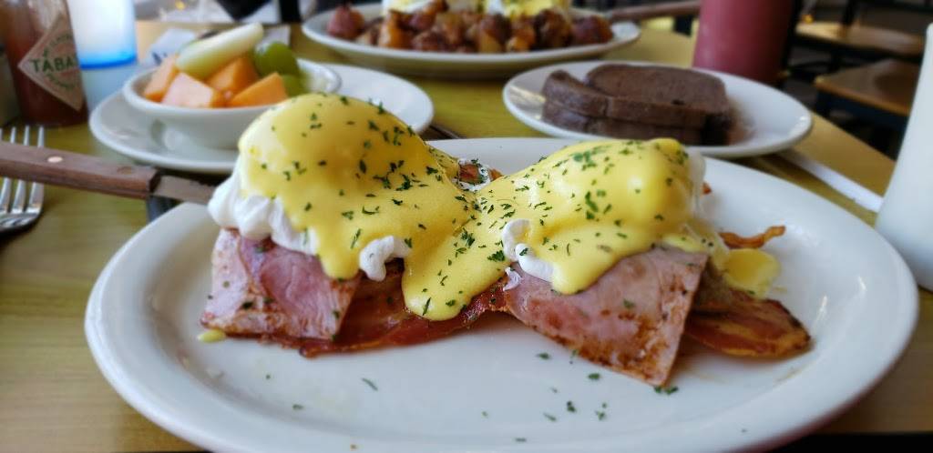 Fountain place restaurant | meal takeaway | 232 Essex St, Salem, MA 01970, USA | 9787449572 OR +1 978-744-9572