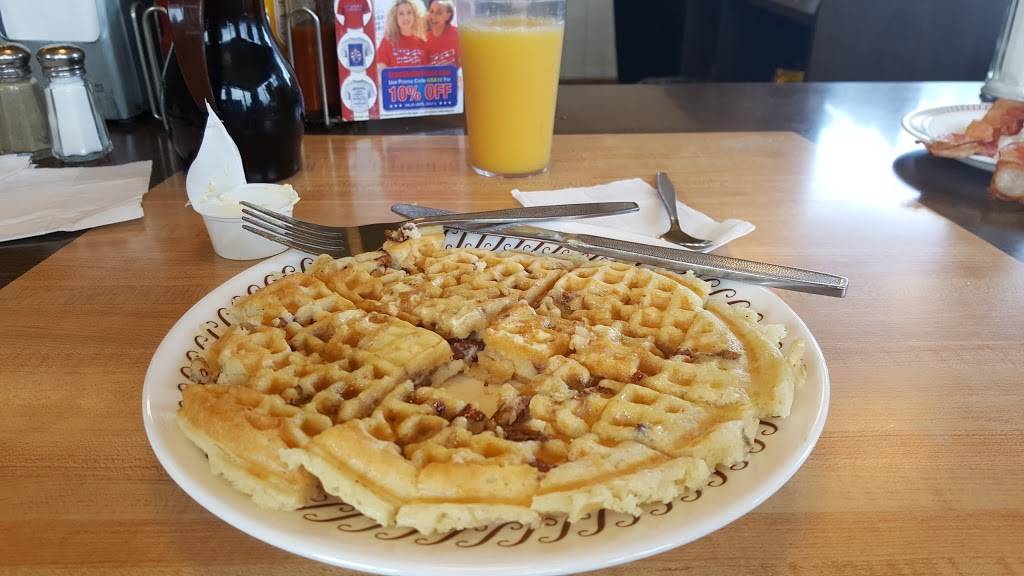 Waffle House | meal takeaway | 1161 Rambling Oaks Dr, Norman, OK 73072, USA | 4053644901 OR +1 405-364-4901
