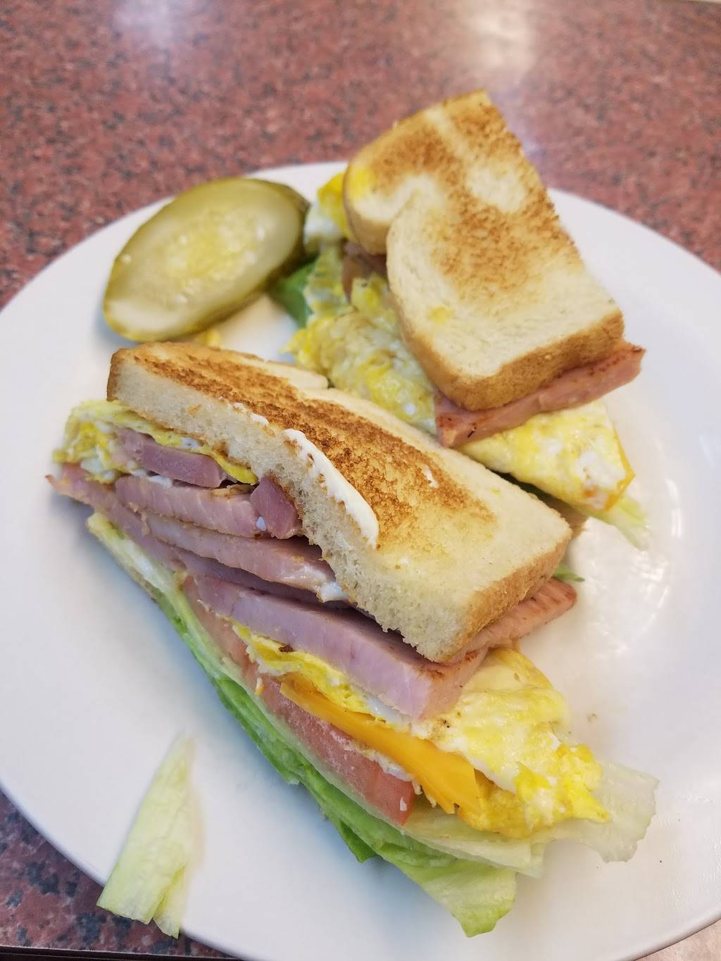 Sparkys Snack Stop | restaurant | 3624 Oakton St, Skokie, IL 60076, USA | 8476731002 OR +1 847-673-1002