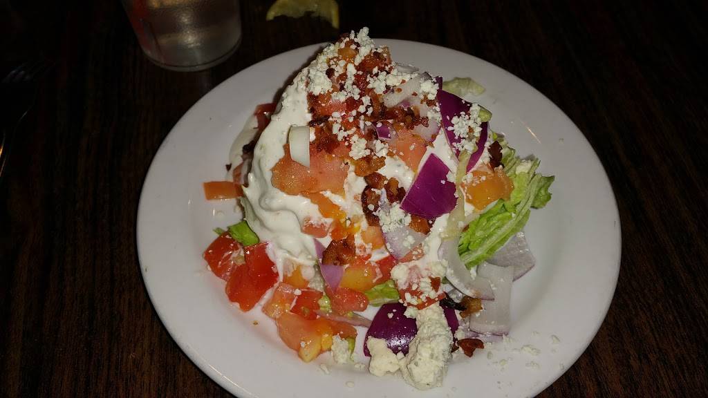 The Greenhorn Saloon & Eatery | restaurant | 303 Bedford Rd, Morris, IL 60450, USA | 8155135671 OR +1 815-513-5671