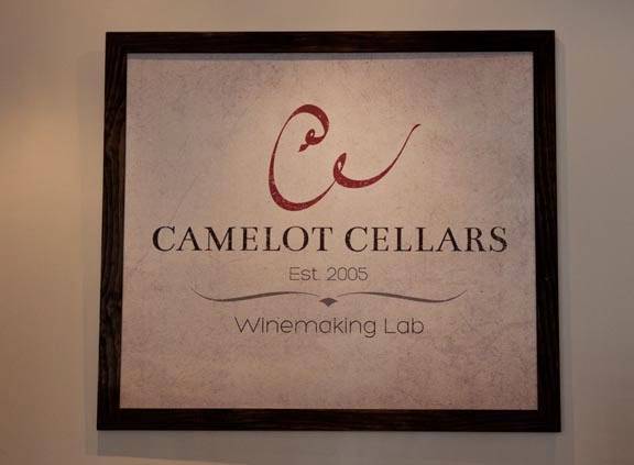 Camelot Cellars Winery | restaurant | 901 Oak St, Columbus, OH 43205, USA | 6144418860 OR +1 614-441-8860