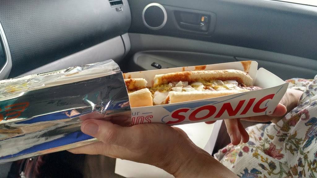 Sonic Drive-In | restaurant | 2727 S, TX-256 Loop, Palestine, TX 75801, USA | 9037319172 OR +1 903-731-9172