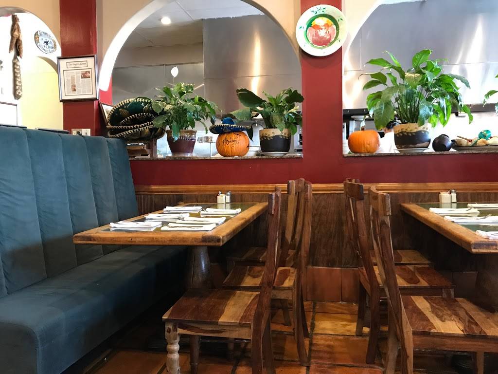 Enriques Mexican Restaurant | restaurant | 6210 E Pacific Coast Hwy, Long Beach, CA 90803, USA | 5624983622 OR +1 562-498-3622