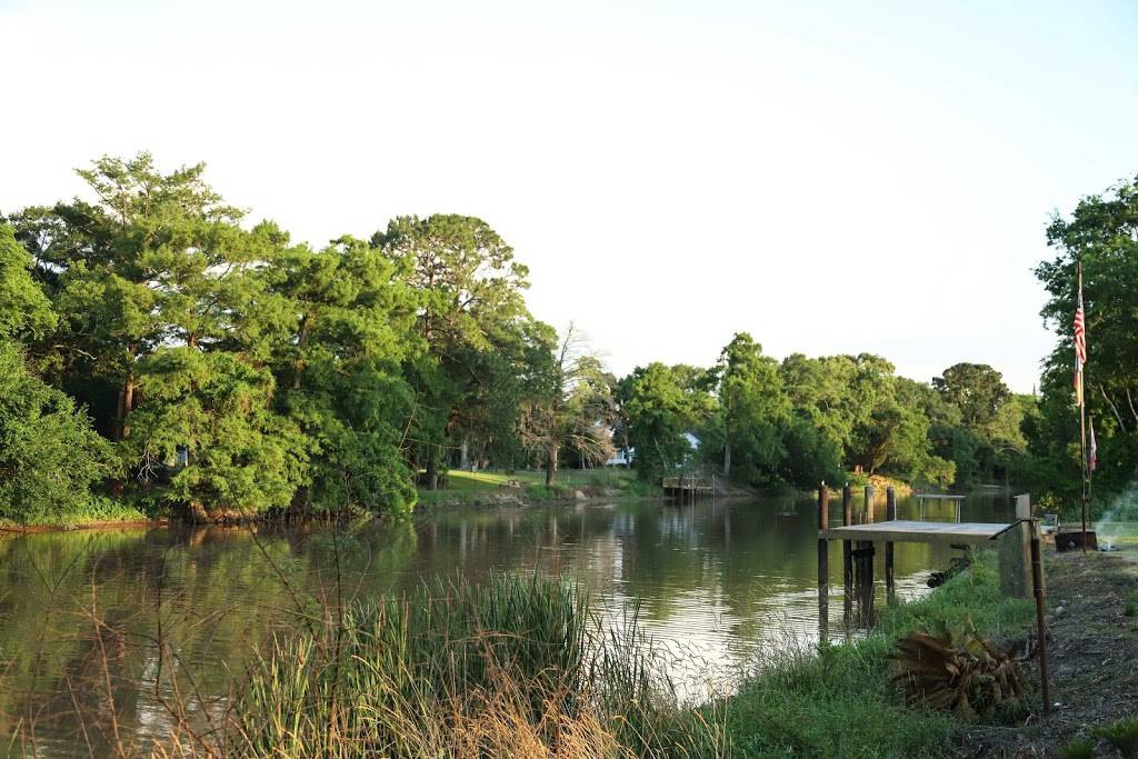 RiverFront | restaurant | 530 Park Ave, Abbeville, LA 70510, USA | 3378933070 OR +1 337-893-3070