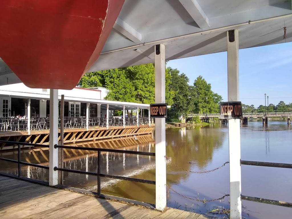 Pats Fishermans Wharf Restaurant | meal takeaway | 1008 Henderson Levee Rd, Henderson, LA 70517, USA | 3372287512 OR +1 337-228-7512