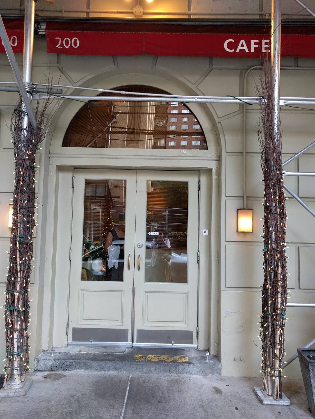 Cafe Luxembourg | restaurant | 200 W 70th St, New York, NY 10023, USA | 2128737411 OR +1 212-873-7411