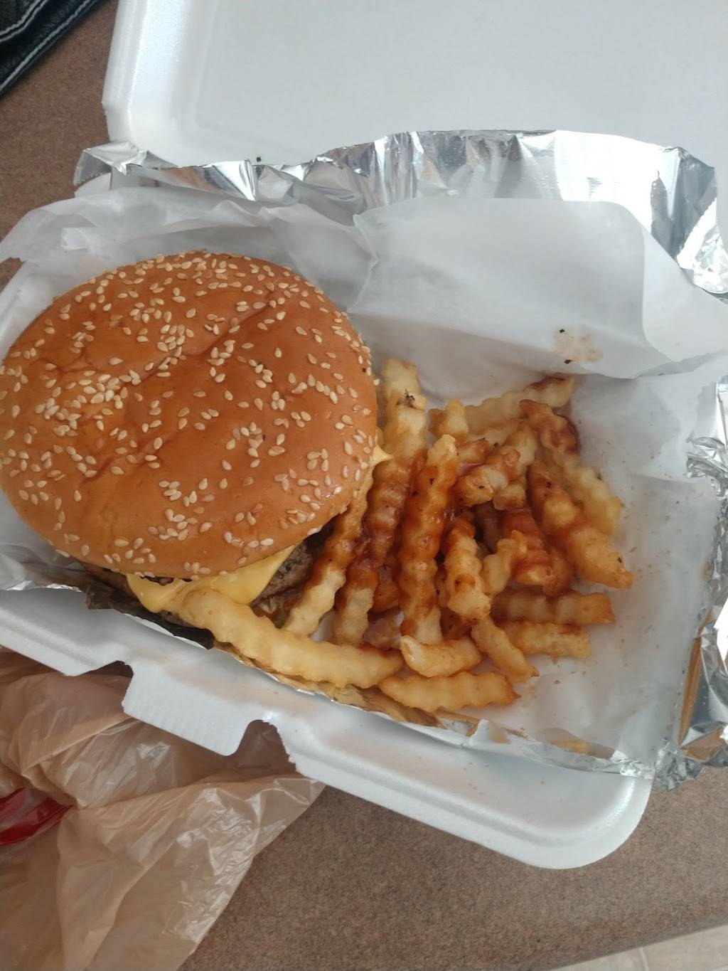 PAPAs BBQ | restaurant | 1220 E Broadway, Monona, WI 53716, USA | 6085756489 OR +1 608-575-6489