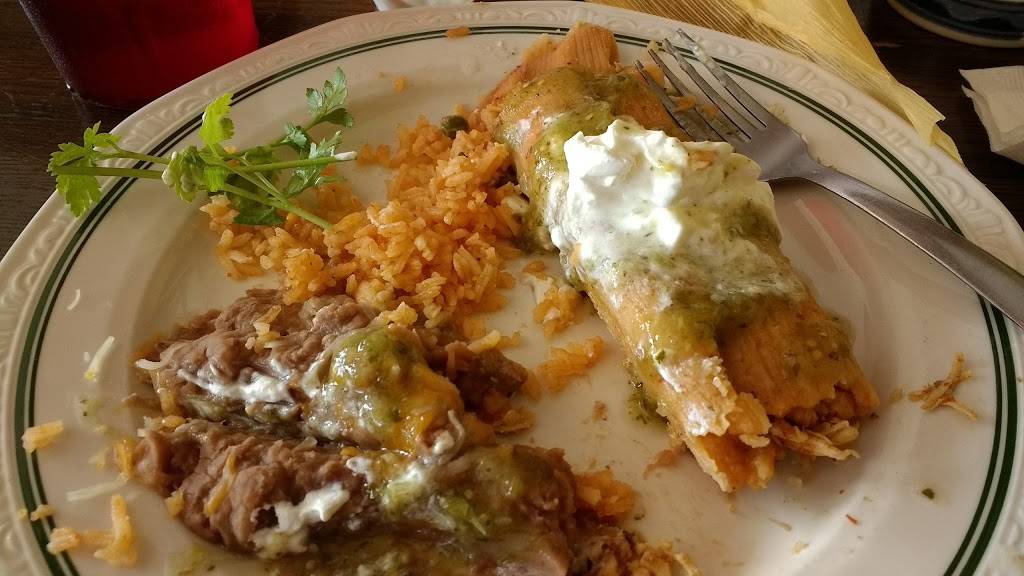 Erics Restaurant | restaurant | 903 W Wood St, Bloomington, IL 61701, USA | 3098285588 OR +1 309-828-5588