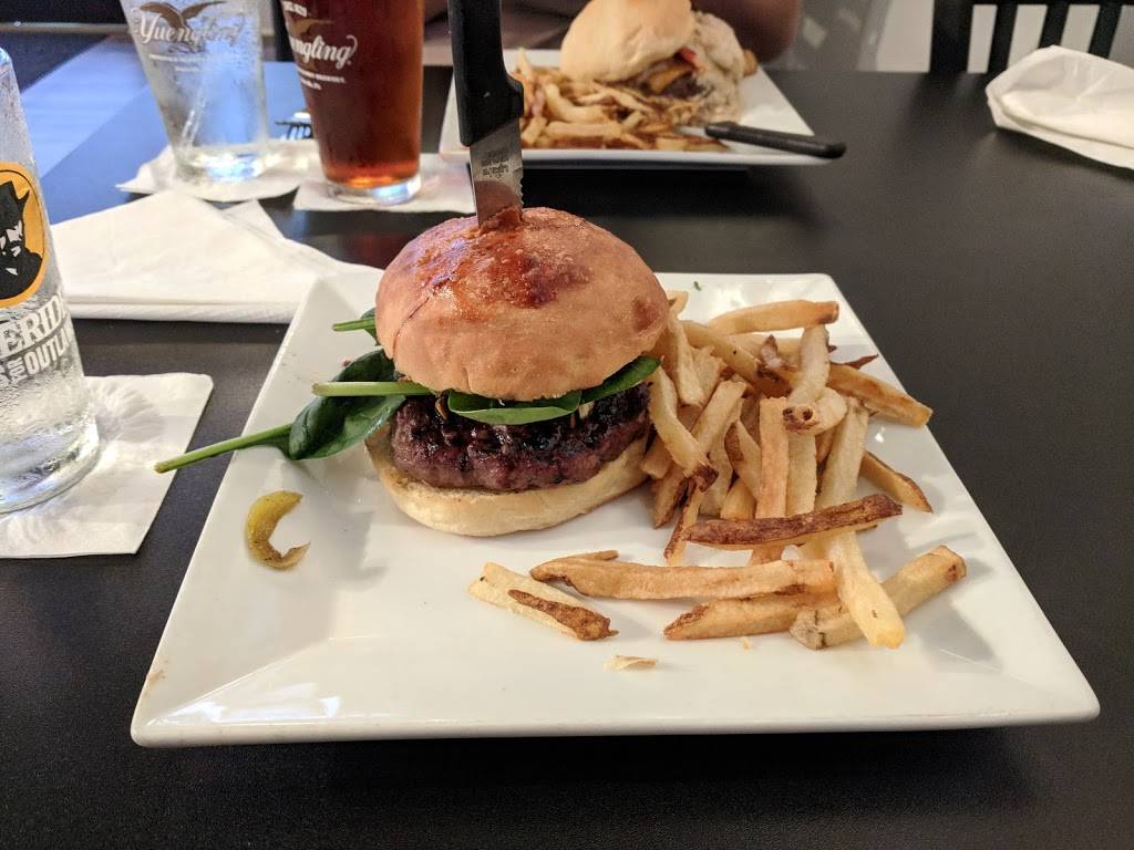 Chug & Grub | restaurant | 13500 NC-50 suite 107, Surf City, NC 28445, USA | 9103290555 OR +1 910-329-0555