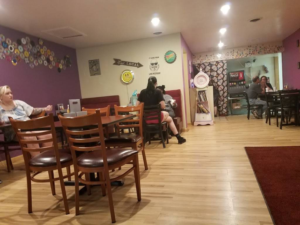 Sizzles | restaurant | 110 MacGregor Rd, Lockport, IL 60441, USA | 8155244391 OR +1 815-524-4391