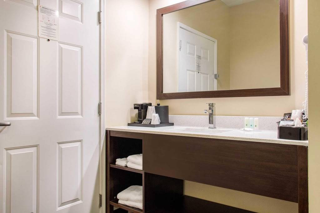 Quality Inn Pooler - Savannah I-95 | restaurant | 125 Bourne Ave, Pooler, GA 31322, USA | 9127480017 OR +1 912-748-0017