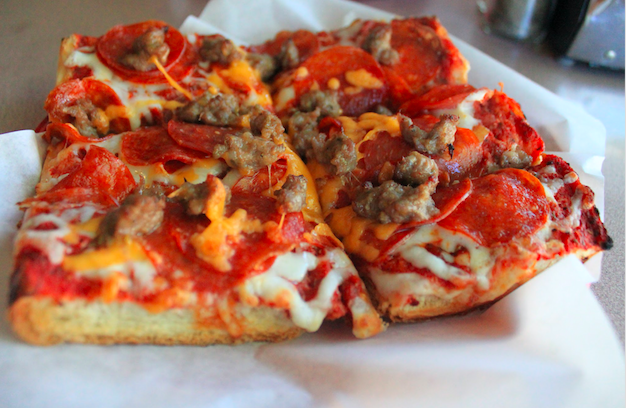 Village Host Pizza & Grill | restaurant | 4 Seascape Village, Aptos, CA 95003, USA | 8316858646 OR +1 831-685-8646