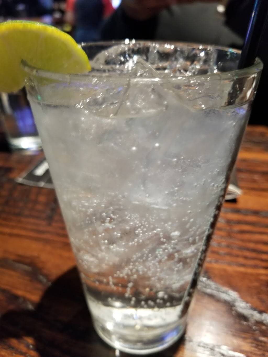 Johnny Js Pub & Grille, Strongsville | restaurant | 15323 Pearl Rd, Strongsville, OH 44136, USA | 4402686848 OR +1 440-268-6848