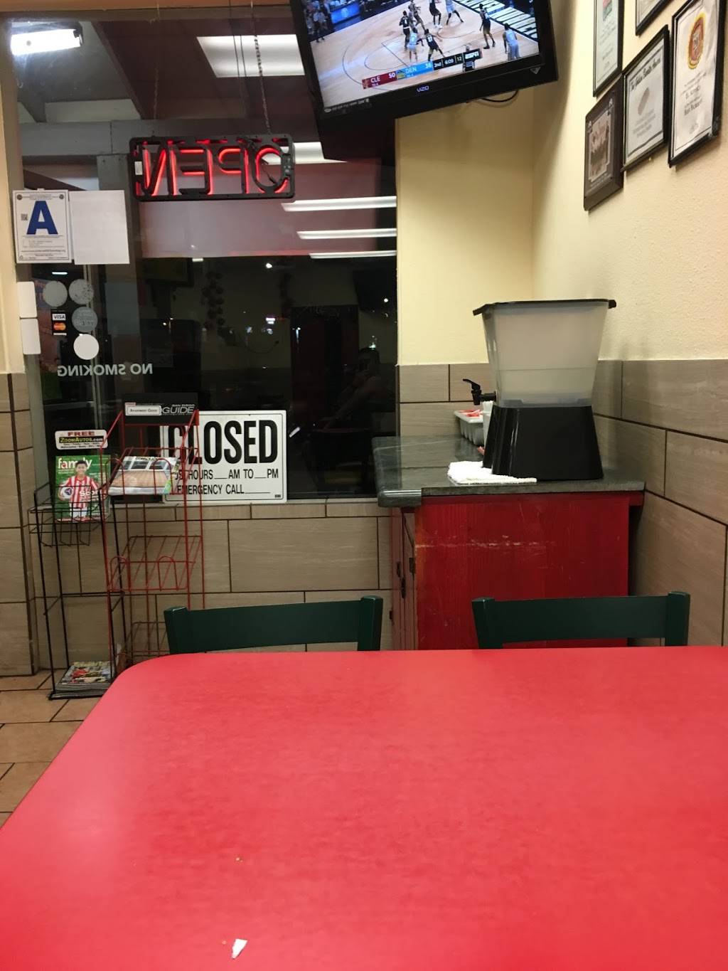 El Azteca Taco Shop | restaurant | 8306 Parkway Dr, La Mesa, CA 91942, USA | 6194664113 OR +1 619-466-4113