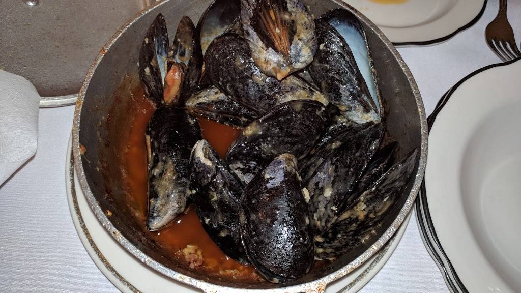 Mediterraneo | restaurant | 932 Broadway, Bayonne, NJ 07002, USA | 2018232717 OR +1 201-823-2717