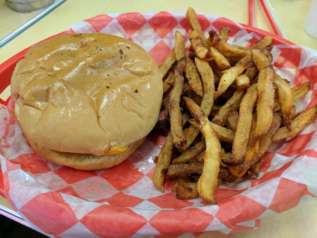 Sissys Dive | restaurant | 1510 Lubbock Hwy, Lamesa, TX 79331, USA | 8068707867 OR +1 806-870-7867