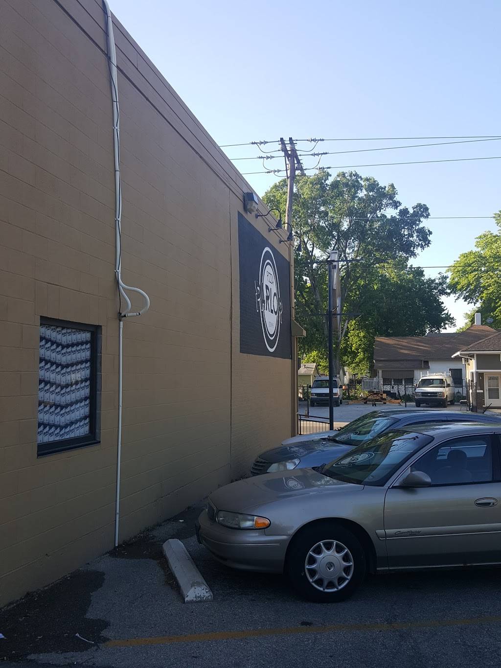 Pizza Parlor | restaurant | 1401 NE Seward Ave, Topeka, KS 66616, USA | 7852325190 OR +1 785-232-5190