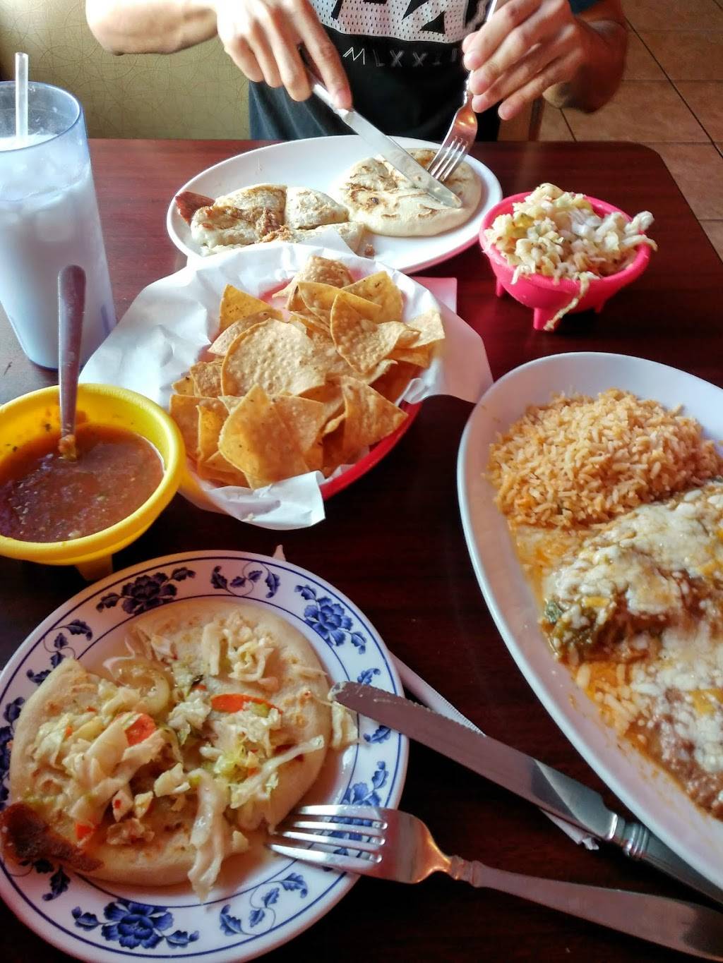 El Tequilense | restaurant | 9126 Telegraph Rd, Downey, CA 90240, USA | 5629236446 OR +1 562-923-6446