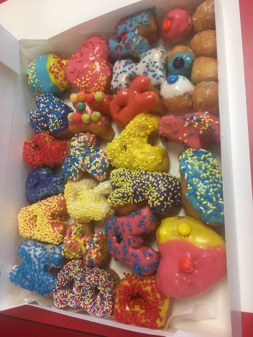 Donuts Crown | bakery | 1201 Lakeline Blvd, Cedar Park, TX 78613, USA | 5123375880 OR +1 512-337-5880