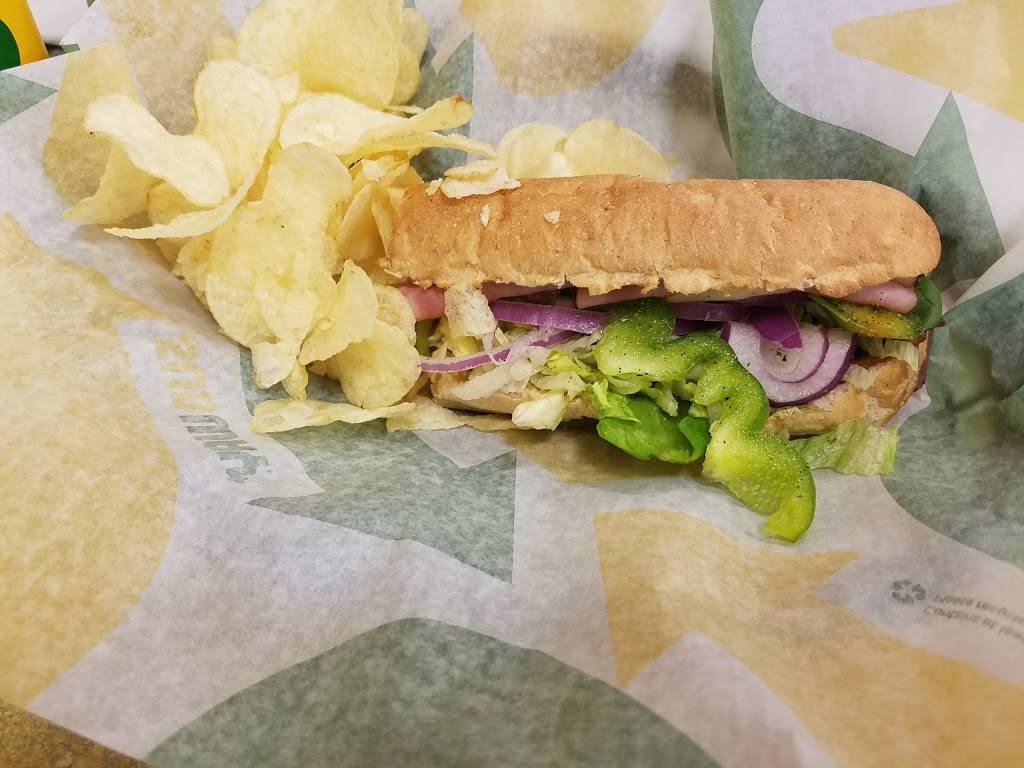 Subway Restaurants | restaurant | 6437 Lee Hwy, Warrenton, VA 20187, USA | 5408782085 OR +1 540-878-2085