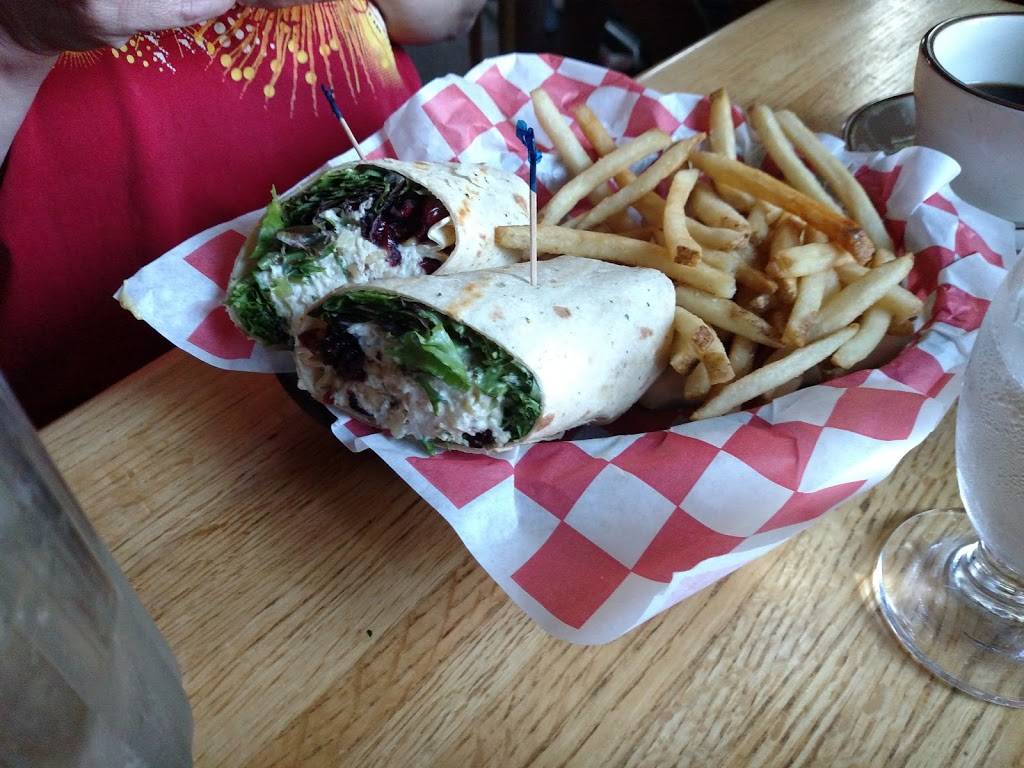 Lumpys Bar & Grill | restaurant | US-45, Eagle River, WI 54521, USA | 7154791515 OR +1 715-479-1515