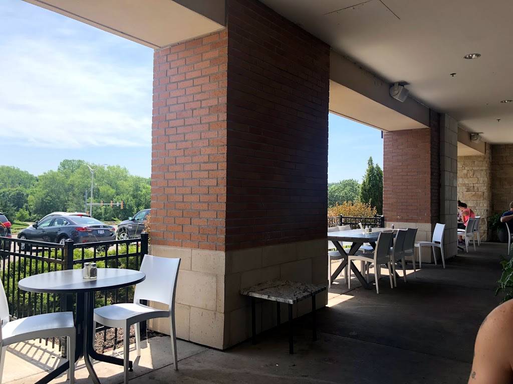 The Mixx | restaurant | 11942 Roe Ave, Overland Park, KS 66209, USA | 9133384000 OR +1 913-338-4000