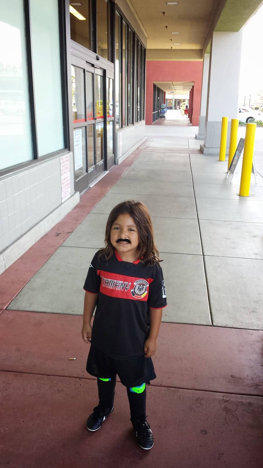 Chipotle Mexican Grill | restaurant | 1201 E Valley Pkwy Ste A, Escondido, CA 92027, USA | 7608843002 OR +1 760-884-3002