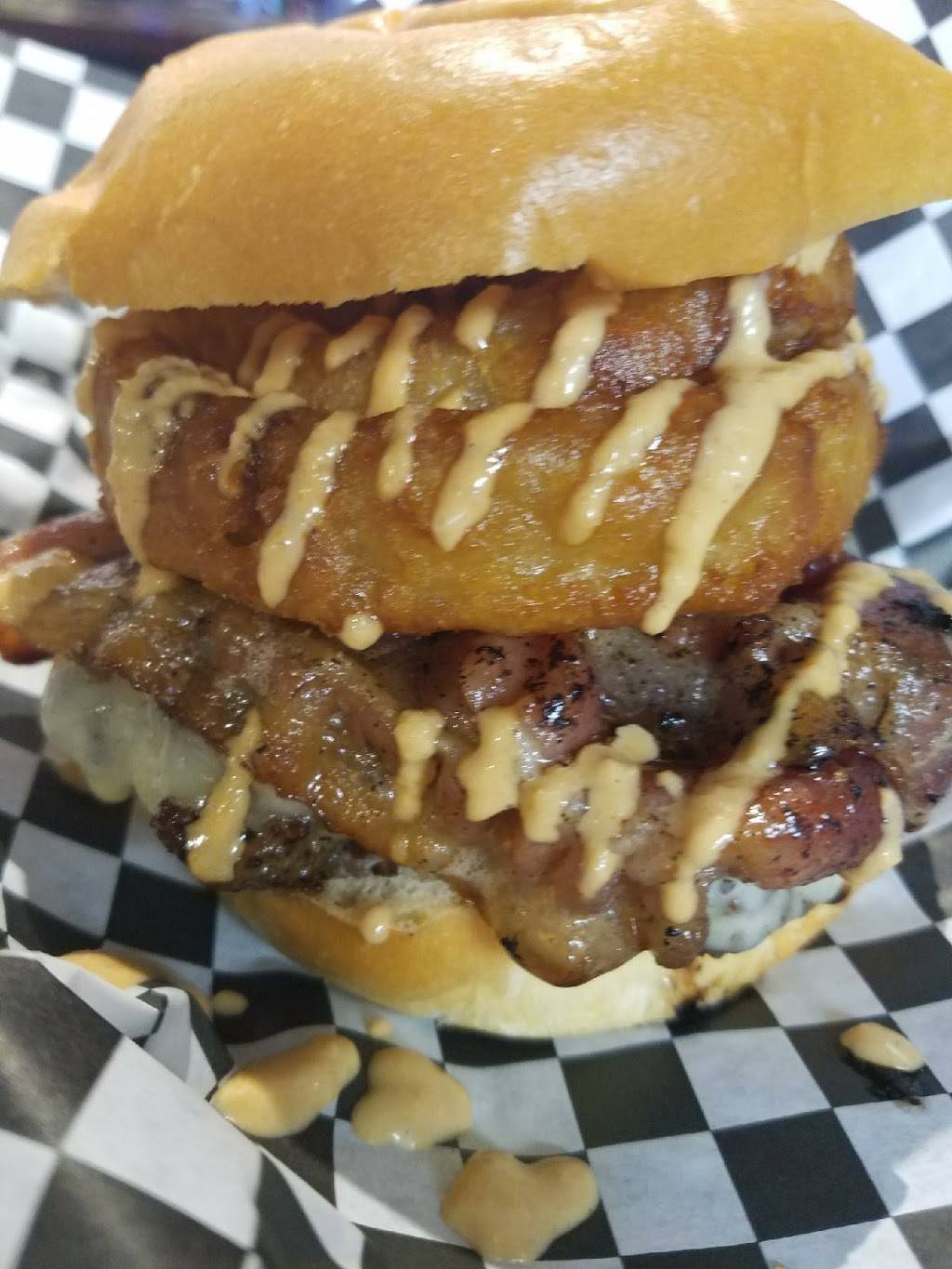 Franks Restaurant & Pub | restaurant | 2 Main St, Lisbon Falls, ME 04252, USA | 2074074606 OR +1 207-407-4606