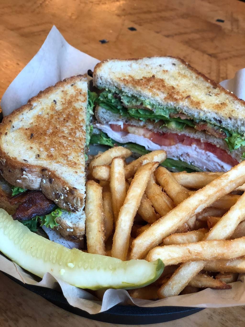 The Howe Daily Kitchen & Bar | restaurant | 3675 Minnehaha Ave South, Minneapolis, MN 55406, USA | 6127293663 OR +1 612-729-3663