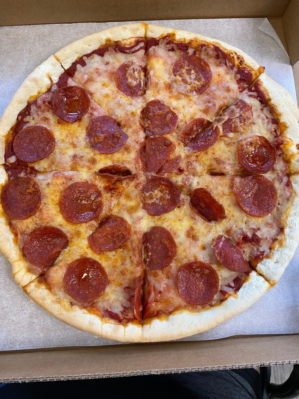 Vic’s Pizza | restaurant | 305 W College St, Columbiana, AL 35051, USA | 2056715100 OR +1 205-671-5100