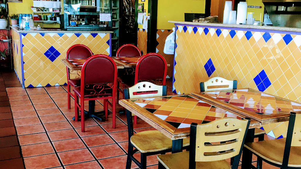 Tacos y Mariscos El Tiburon | restaurant | 1622 SW Roxbury St, Seattle, WA 98106, USA | 2067674026 OR +1 206-767-4026