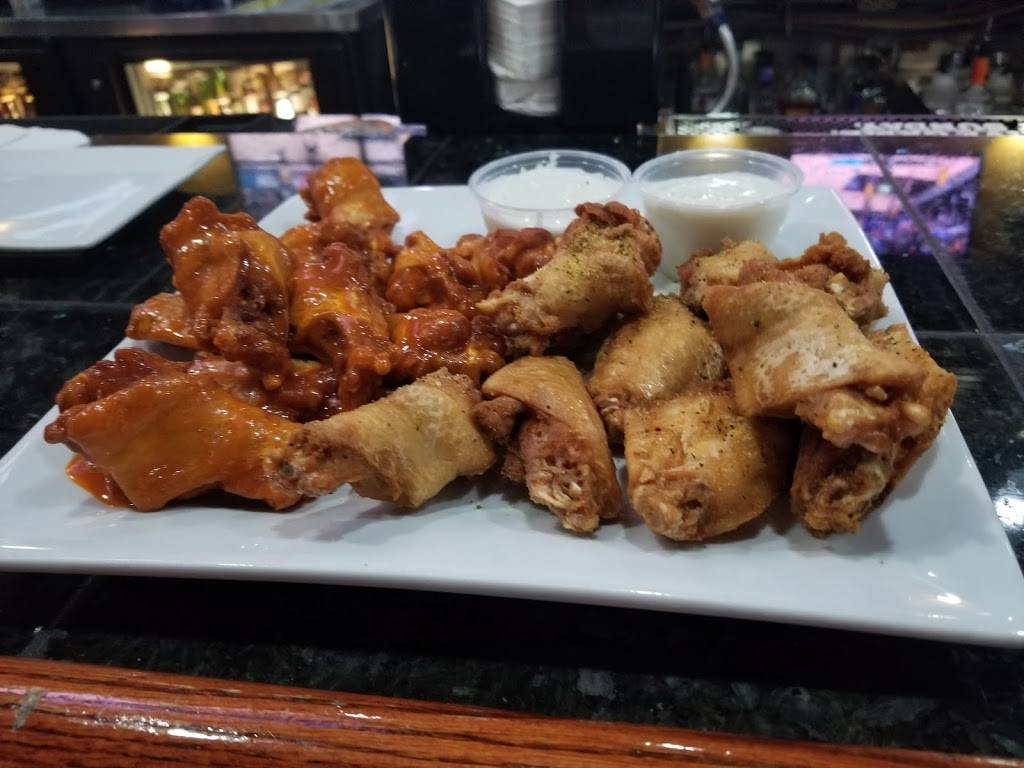 Skores Club Sports Bar and Grill | restaurant | 6764 W Forest Preserve Ave, Harwood Heights, IL 60706, USA | 7088676767 OR +1 708-867-6767