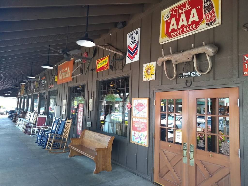 Cracker Barrel Old Country Store | restaurant | 2001 Drake Ave SW, Huntsville, AL 35801, USA | 2568814177 OR +1 256-881-4177