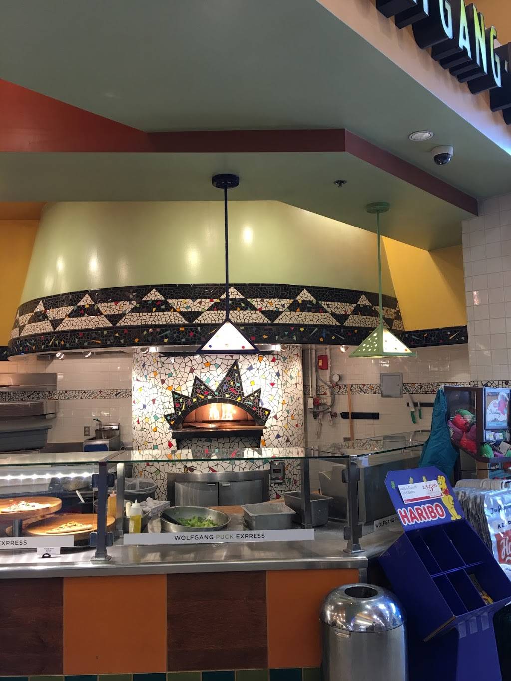 Wolfgang Puck Express | restaurant | 5500 Reseda Blvd, Tarzana, CA 91356, USA | 8187089792 OR +1 818-708-9792