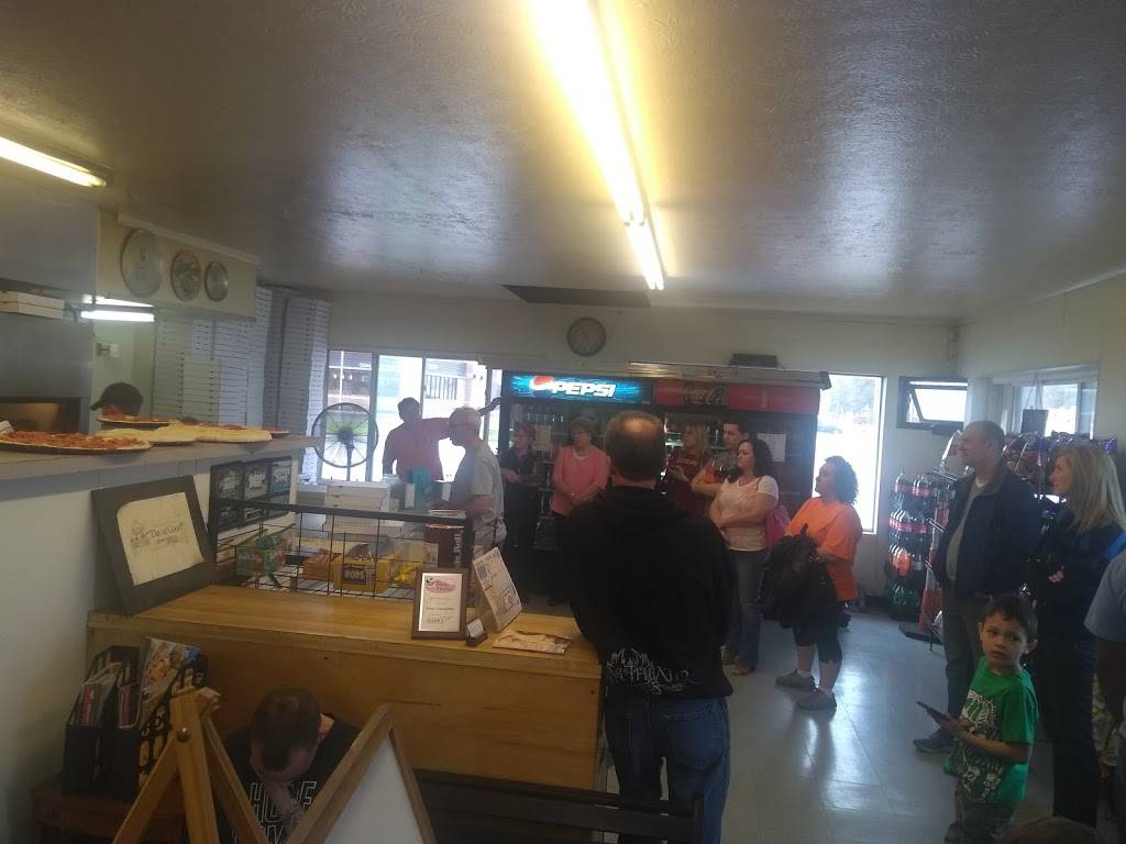 Kraus Pizza | restaurant | 5006 Tuscarawas St W, Canton, OH 44708, USA | 3304781515 OR +1 330-478-1515