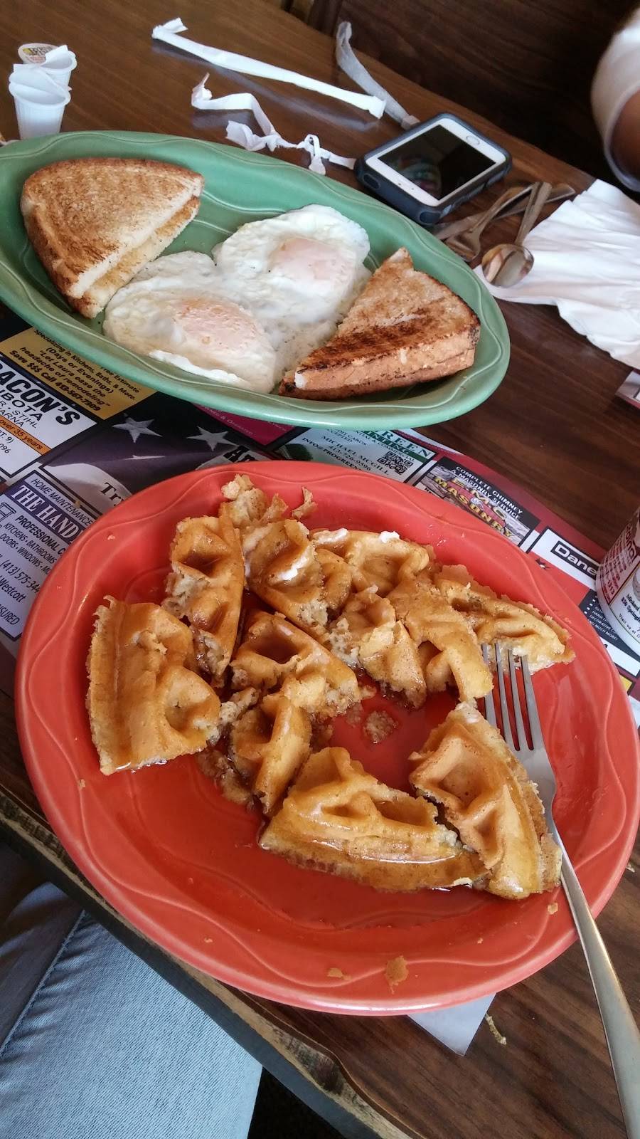 American Classics Restaurant | restaurant | 740 Springfield St, Feeding Hills, MA 01030, USA | 4137892203 OR +1 413-789-2203