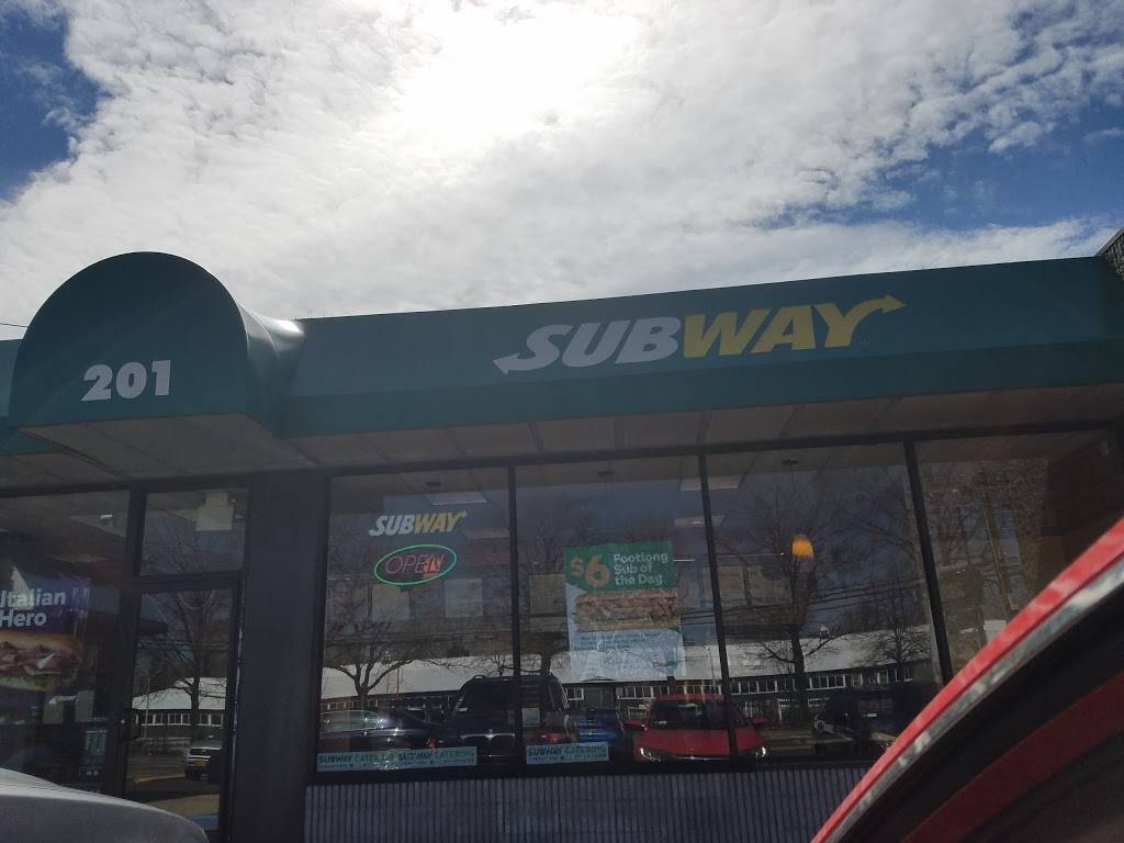 Subway Restaurants | restaurant | 201 Hempstead Turnpike, Elmont, NY 11003, USA | 5165022914 OR +1 516-502-2914