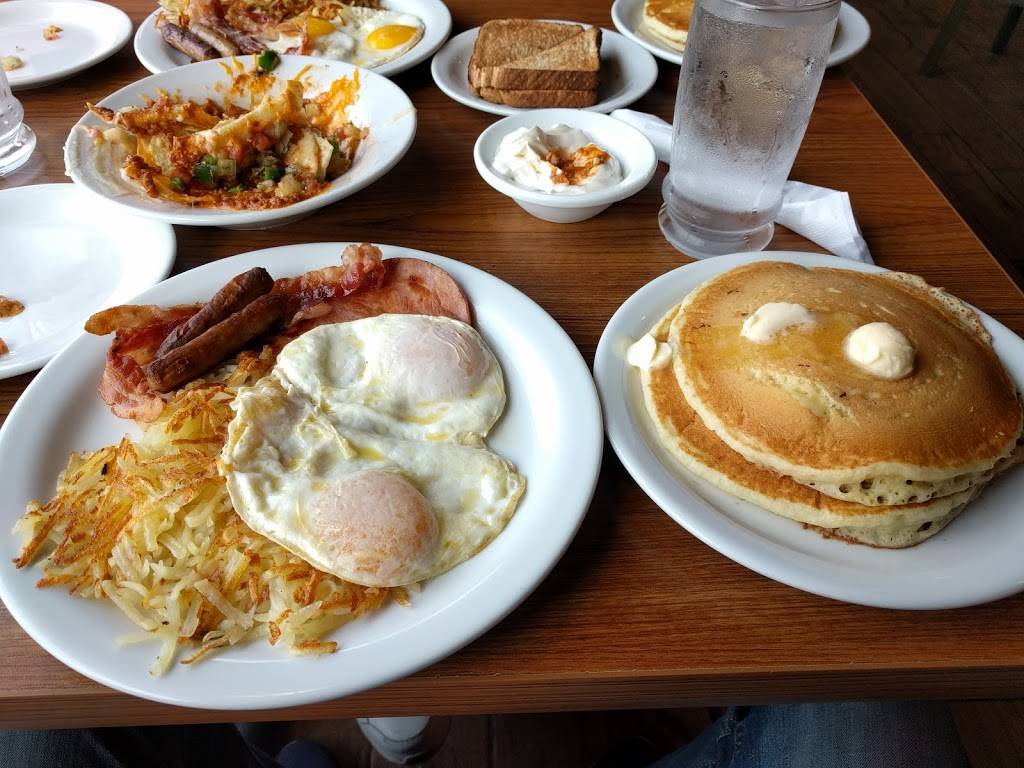 Dennys | restaurant | 25 Woodstream Blvd, Woodbridge, ON L4L 7Y8, Canada | 9056058168 OR +1 905-605-8168