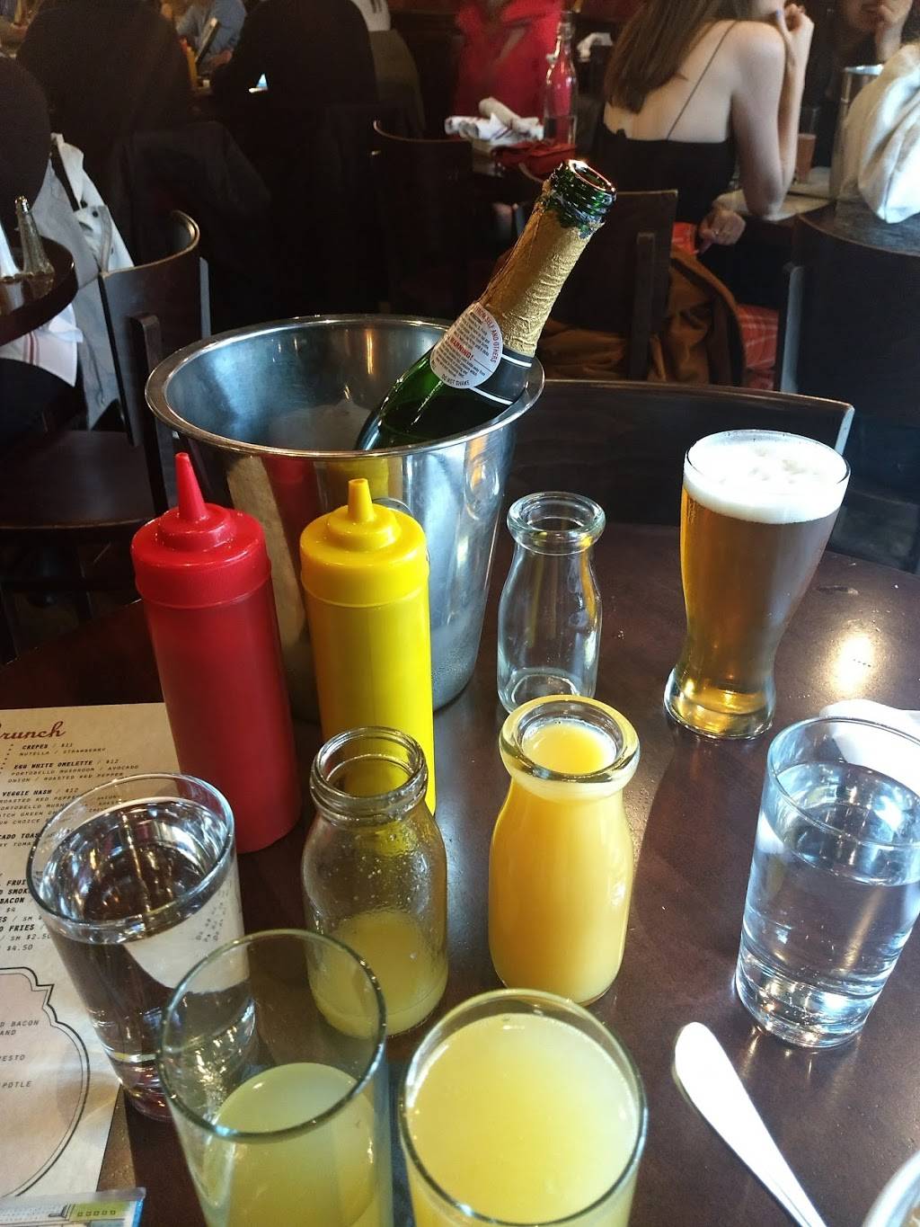 25 Degrees Chicago | restaurant | 736 N Clark St, Chicago, IL 60654, USA | 3129439700 OR +1 312-943-9700