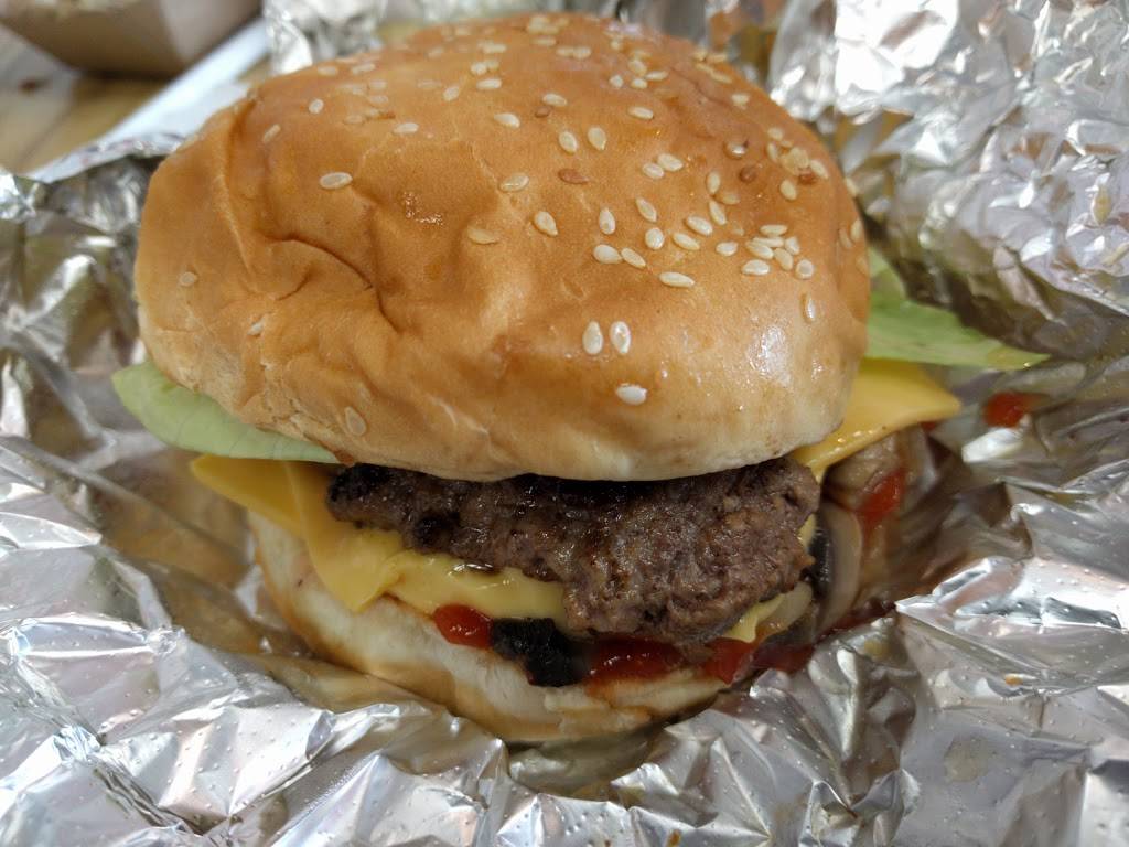Five Guys | meal takeaway | 1701 Sunrise Hwy, Bay Shore, NY 11706, USA | 6316662018 OR +1 631-666-2018