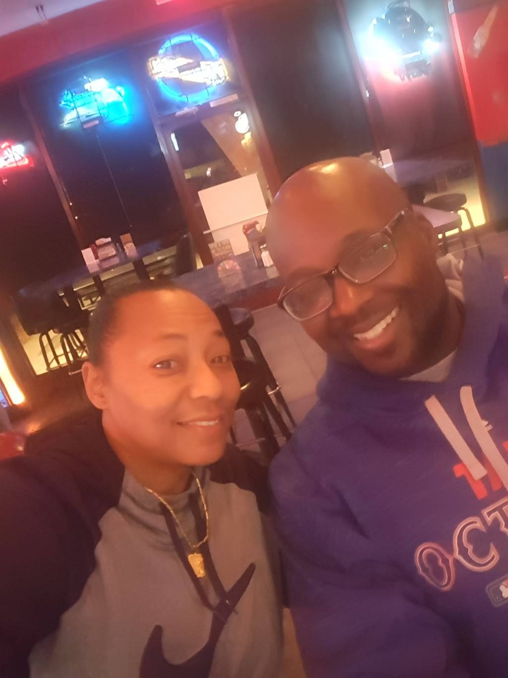 Sneakers Bar & Grill | restaurant | 1380 Disc Dr, Sparks, NV 89436, USA | 7756267222 OR +1 775-626-7222