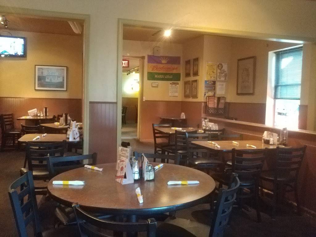 Joanies Pizzeria | restaurant | 2101 Menard St, St. Louis, MO 63104, USA | 3148651994 OR +1 314-865-1994