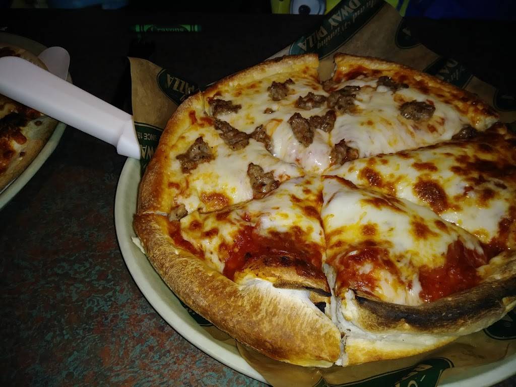 Broadway Pizza | restaurant | 2025 West River Rd N, Minneapolis, MN 55411, USA | 6125297745 OR +1 612-529-7745