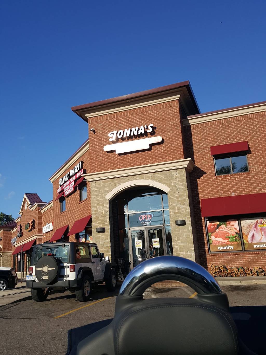 Jonnas Market | meal takeaway | 1455 N Michigan Ave #100, Howell, MI 48843, USA | 5175458000 OR +1 517-545-8000