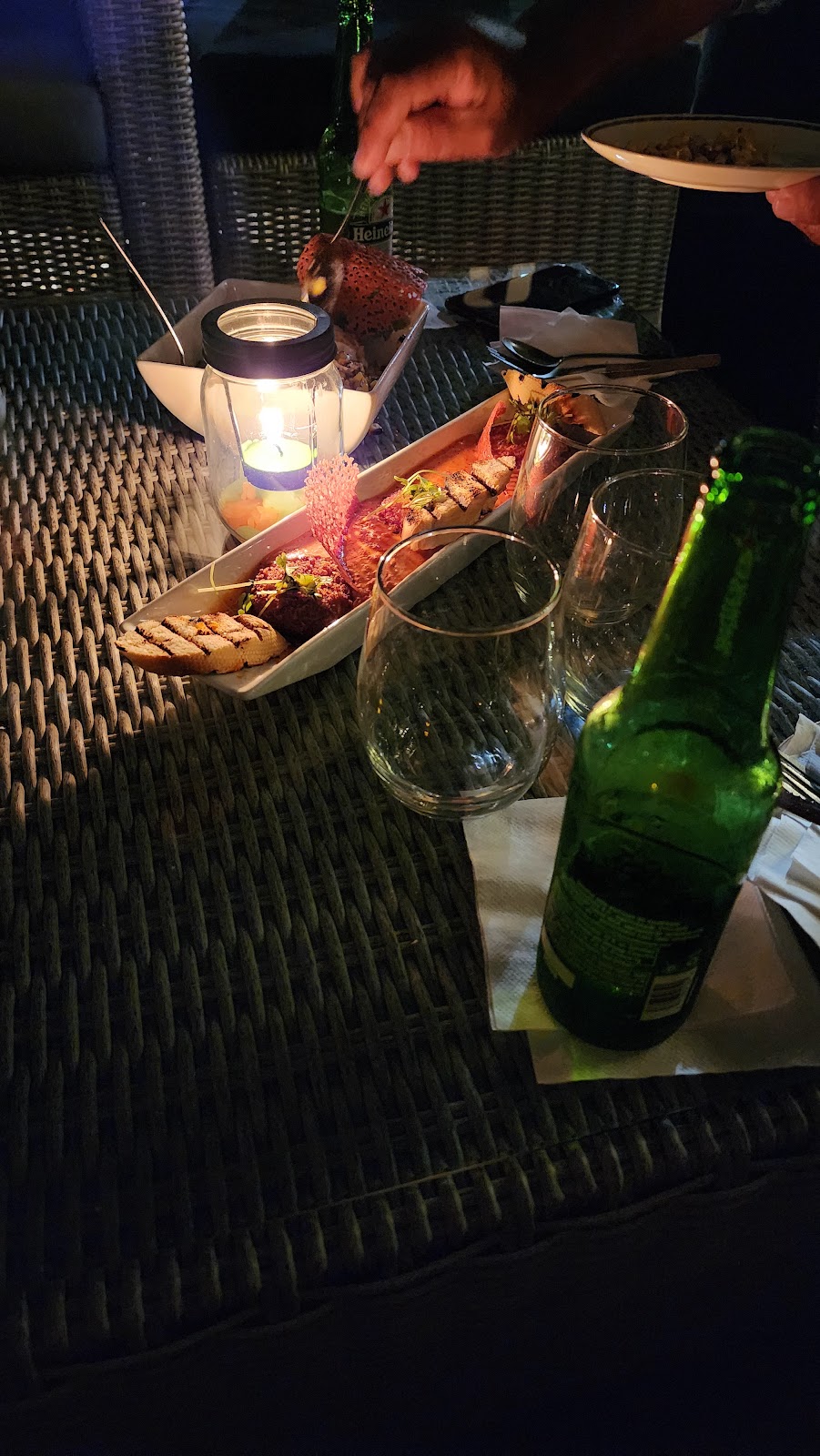 Next-Door Lounge | restaurant | 1344 Meadow Rd, Northbrook, IL 60062, USA | 8477159367 OR +1 847-715-9367