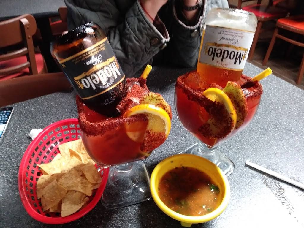 Carnitas y Mariscos Las Morelianas | restaurant | 2822 Imperial Ave, San Diego, CA 92102, USA | 6192396284 OR +1 619-239-6284