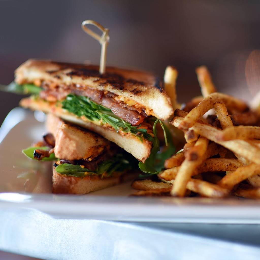 Roosters Southern Kitchen | restaurant | 804 S Croatan Hwy, Kill Devil Hills, NC 27948, USA | 2524414594 OR +1 252-441-4594